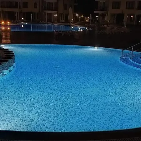 Aparthotel Studio Kris Royal Sun