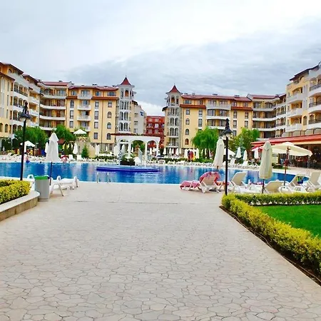 Aparthotel Studio Kris Royal Sun *