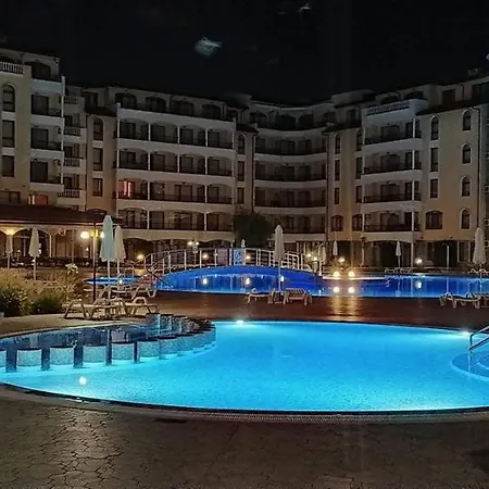 Studio Kris Royal Sun Апартхотел