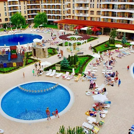 Studio Kris Royal Sun Апартхотел